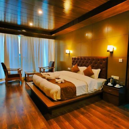 Vista Resort, Manali - ! Near Mall Road !! Hot & Cold Ac Rooms !! Best Selling !! Big Parking !! Luxury Collection !! Open Terrace !! Lift !! Playing Zone !! Property Of The Year ! Экстерьер фото