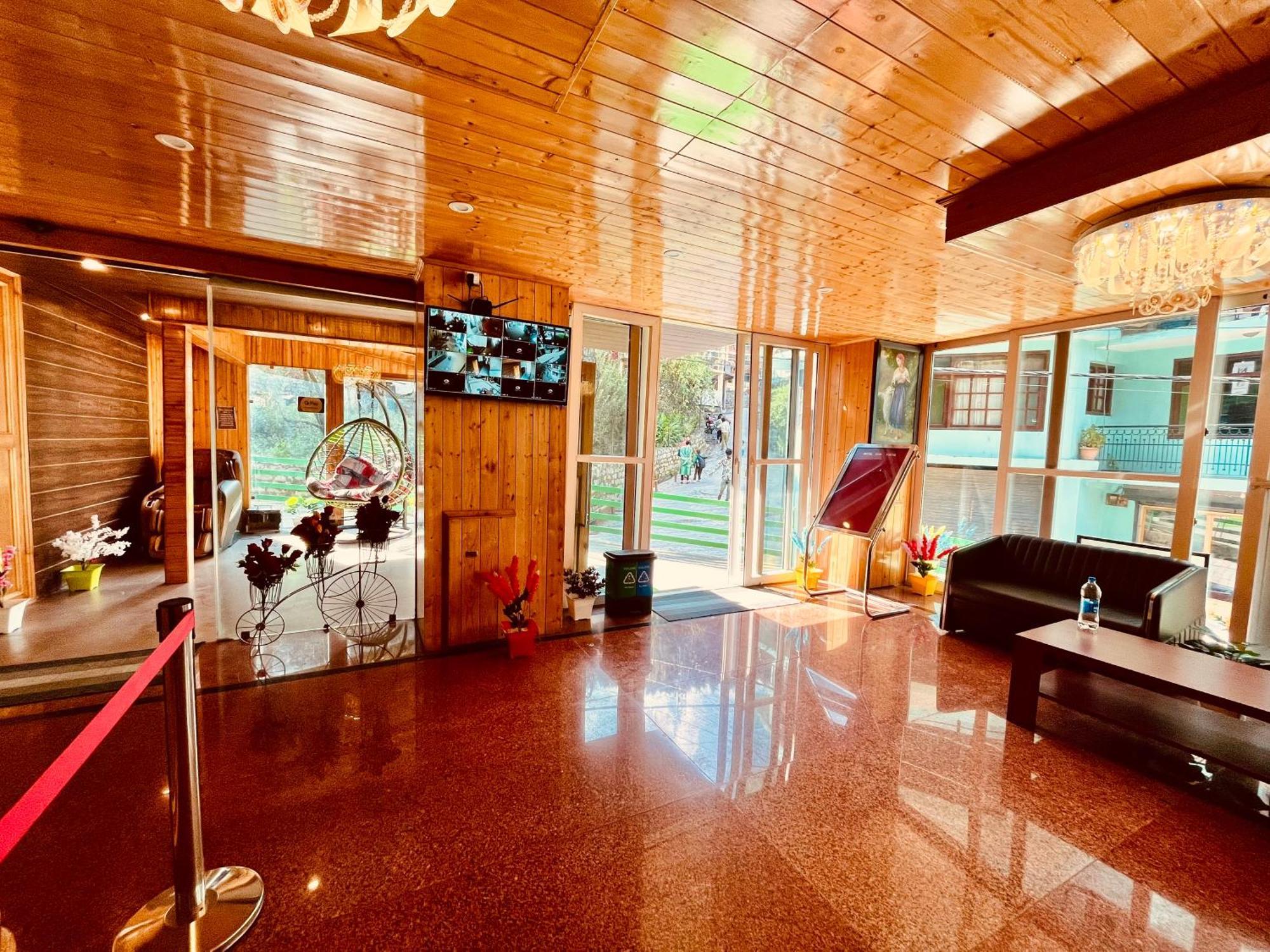 Vista Resort, Manali - ! Near Mall Road !! Hot & Cold Ac Rooms !! Best Selling !! Big Parking !! Luxury Collection !! Open Terrace !! Lift !! Playing Zone !! Property Of The Year ! Экстерьер фото