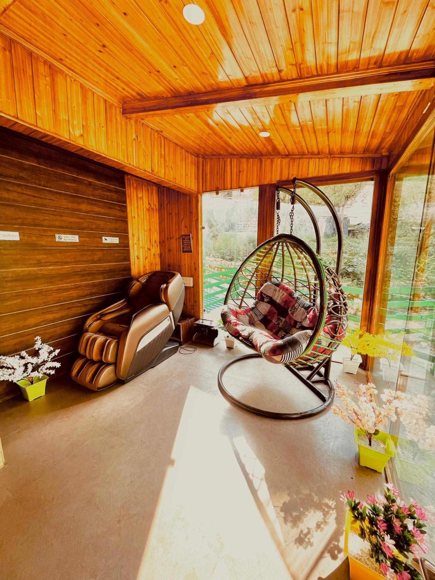 Vista Resort, Manali - ! Near Mall Road !! Hot & Cold Ac Rooms !! Best Selling !! Big Parking !! Luxury Collection !! Open Terrace !! Lift !! Playing Zone !! Property Of The Year ! Экстерьер фото