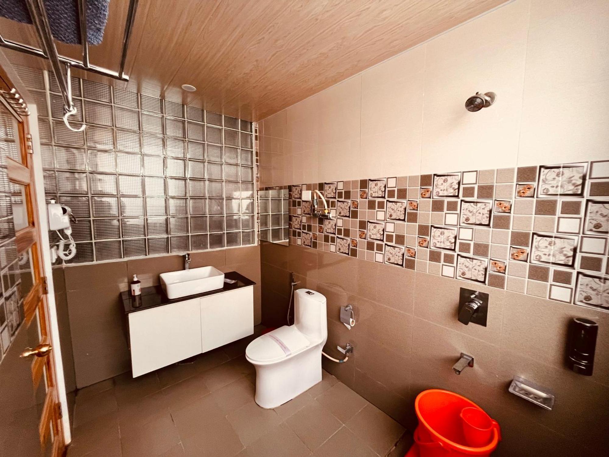 Vista Resort, Manali - ! Near Mall Road !! Hot & Cold Ac Rooms !! Best Selling !! Big Parking !! Luxury Collection !! Open Terrace !! Lift !! Playing Zone !! Property Of The Year ! Экстерьер фото