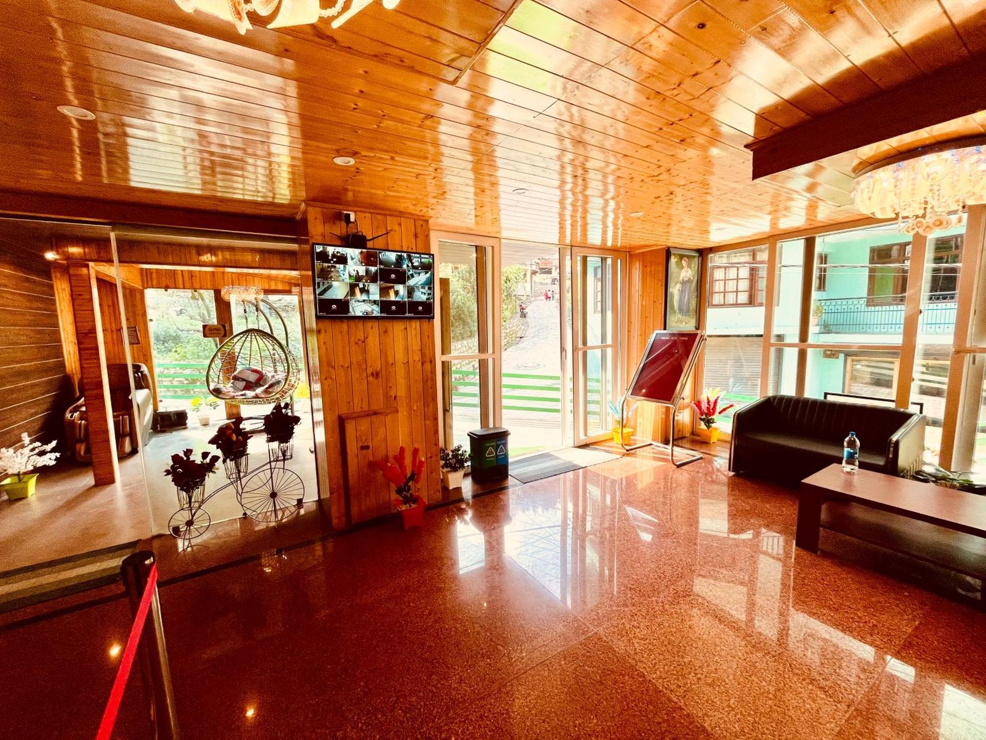 Vista Resort, Manali - ! Near Mall Road !! Hot & Cold Ac Rooms !! Best Selling !! Big Parking !! Luxury Collection !! Open Terrace !! Lift !! Playing Zone !! Property Of The Year ! Экстерьер фото