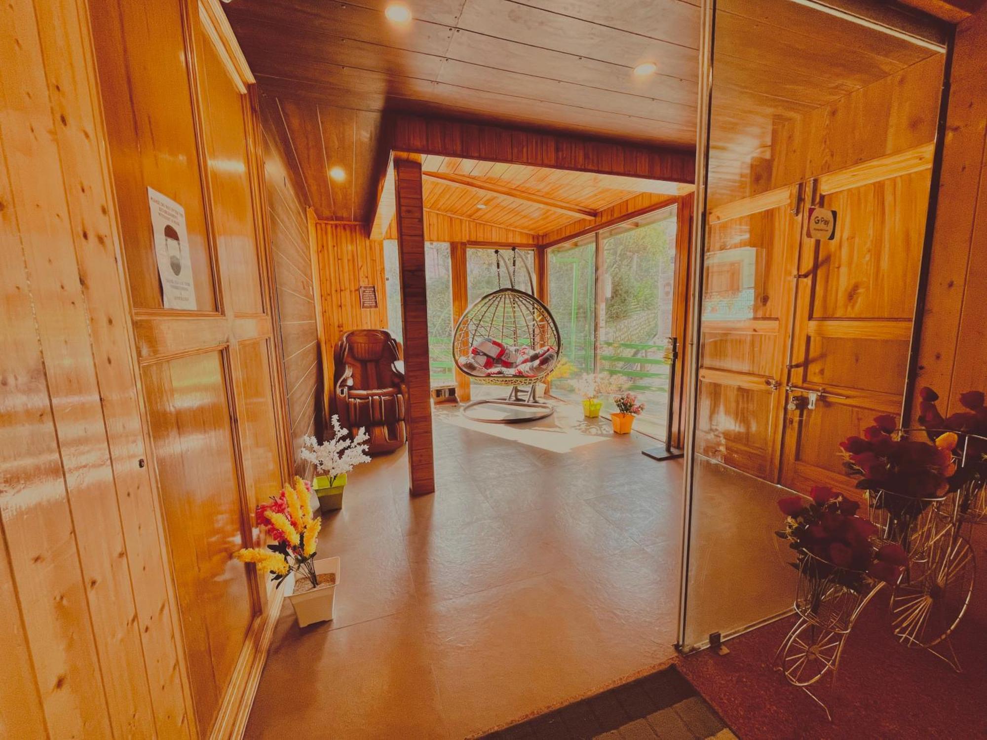 Vista Resort, Manali - ! Near Mall Road !! Hot & Cold Ac Rooms !! Best Selling !! Big Parking !! Luxury Collection !! Open Terrace !! Lift !! Playing Zone !! Property Of The Year ! Экстерьер фото