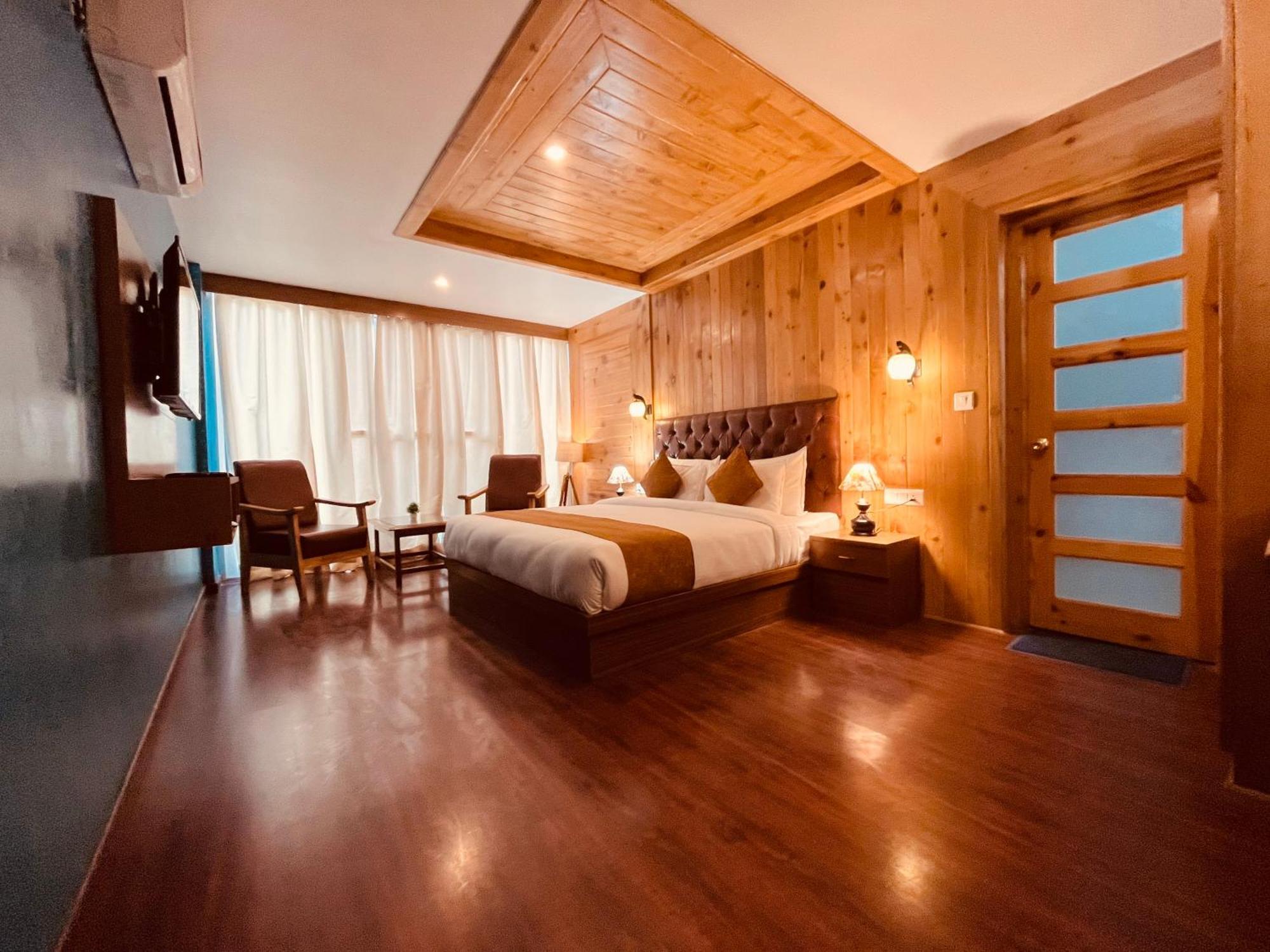 Vista Resort, Manali - ! Near Mall Road !! Hot & Cold Ac Rooms !! Best Selling !! Big Parking !! Luxury Collection !! Open Terrace !! Lift !! Playing Zone !! Property Of The Year ! Экстерьер фото