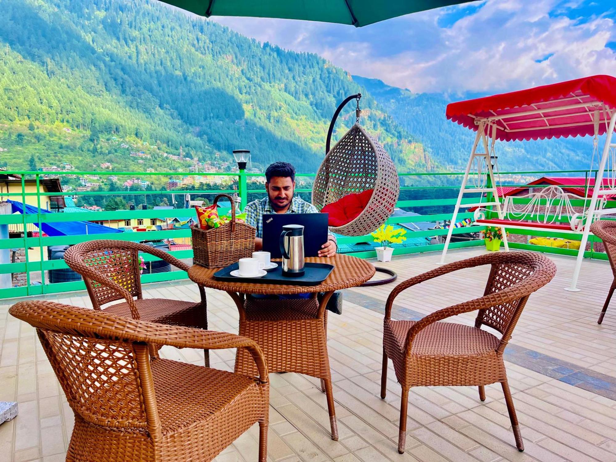 Vista Resort, Manali - ! Near Mall Road !! Hot & Cold Ac Rooms !! Best Selling !! Big Parking !! Luxury Collection !! Open Terrace !! Lift !! Playing Zone !! Property Of The Year ! Экстерьер фото