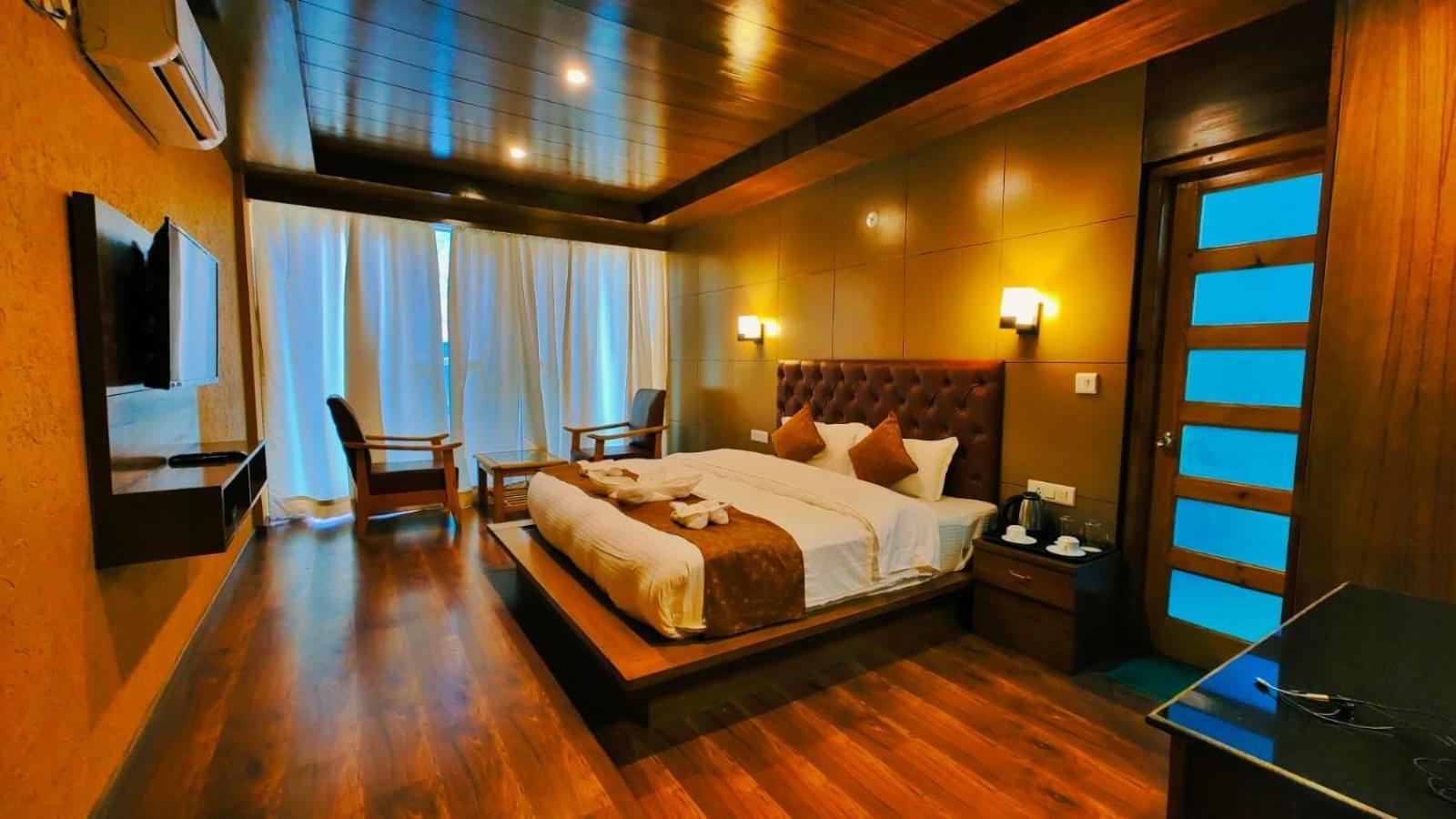 Vista Resort, Manali - ! Near Mall Road !! Hot & Cold Ac Rooms !! Best Selling !! Big Parking !! Luxury Collection !! Open Terrace !! Lift !! Playing Zone !! Property Of The Year ! Экстерьер фото