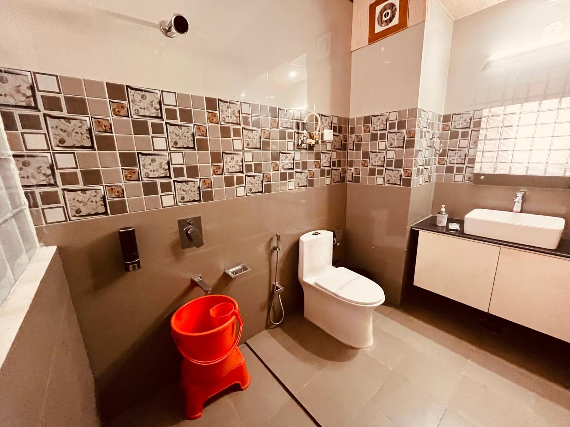 Vista Resort, Manali - ! Near Mall Road !! Hot & Cold Ac Rooms !! Best Selling !! Big Parking !! Luxury Collection !! Open Terrace !! Lift !! Playing Zone !! Property Of The Year ! Экстерьер фото