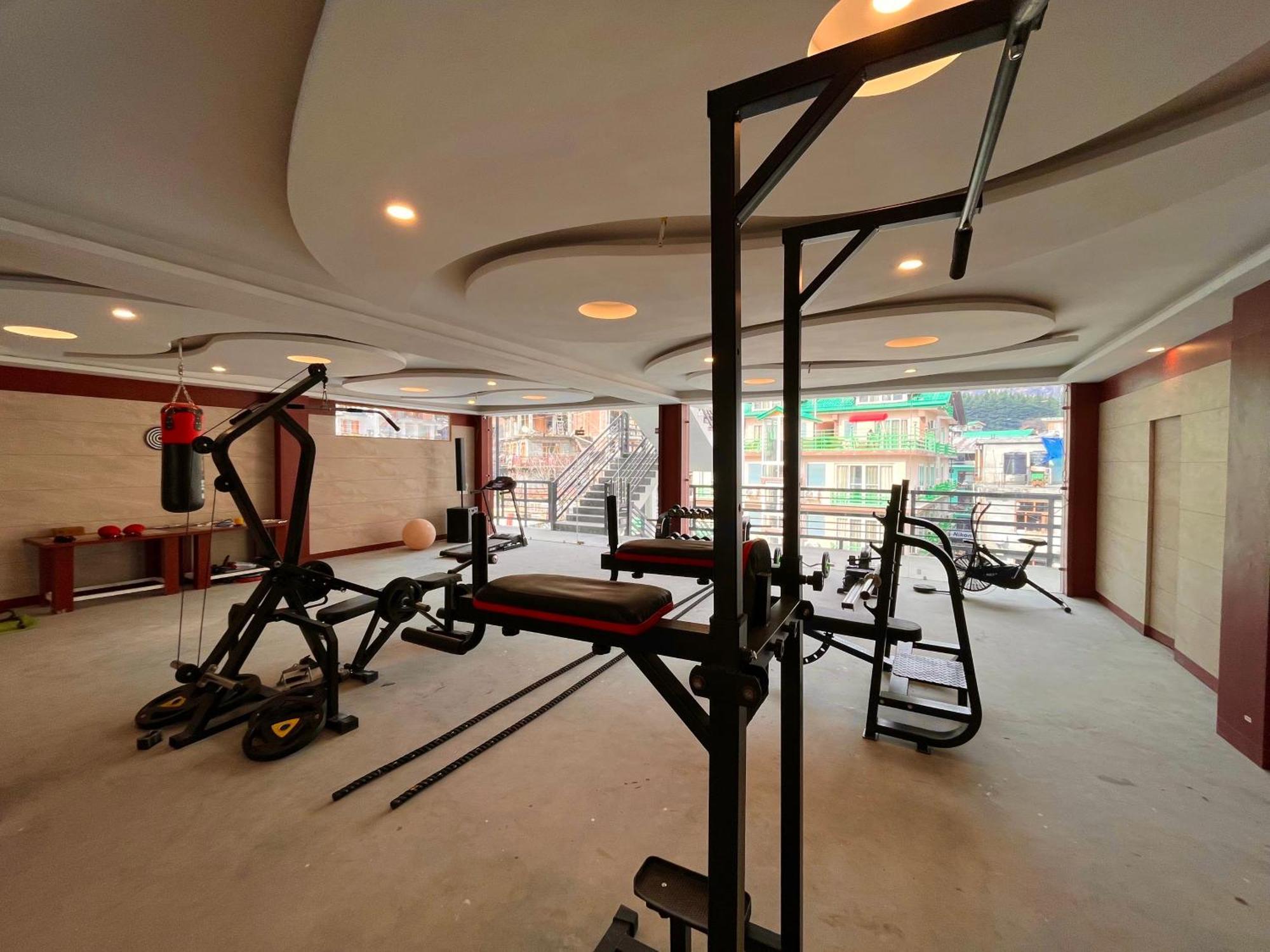 Vista Resort, Manali - ! Near Mall Road !! Hot & Cold Ac Rooms !! Best Selling !! Big Parking !! Luxury Collection !! Open Terrace !! Lift !! Playing Zone !! Property Of The Year ! Экстерьер фото