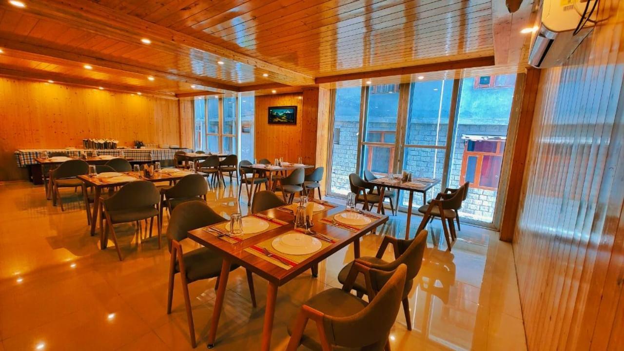 Vista Resort, Manali - ! Near Mall Road !! Hot & Cold Ac Rooms !! Best Selling !! Big Parking !! Luxury Collection !! Open Terrace !! Lift !! Playing Zone !! Property Of The Year ! Экстерьер фото