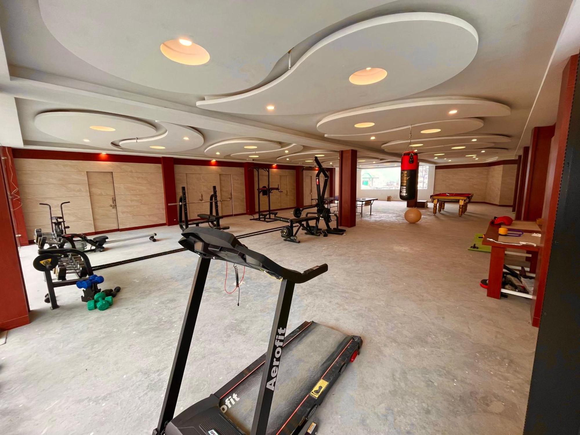 Vista Resort, Manali - ! Near Mall Road !! Hot & Cold Ac Rooms !! Best Selling !! Big Parking !! Luxury Collection !! Open Terrace !! Lift !! Playing Zone !! Property Of The Year ! Экстерьер фото